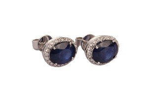 Oval Shaped 18K White Gold and Blue Shaphire Earrings