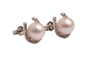 18K White Gold Pearl Earrings