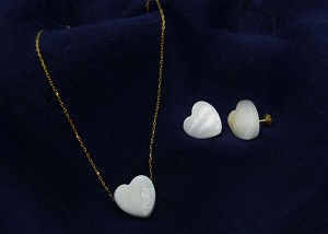 Vera Perla 18K Gold Heart Shape Mother of Pearl Jewelry Set 2 pcs