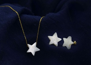 Vera Perla 18K Gold Star Shape Mother of Pearl Jewelry Set 2 pcs