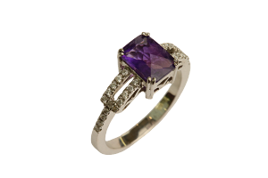 Light Ametyst Square Shaped Purple Stone Ring