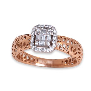 18 kt Gold Solitaire Diamond Ring - R6309
