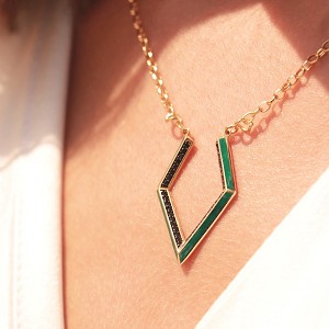Green enamel pendant with necklace in yellow gold and black diamond