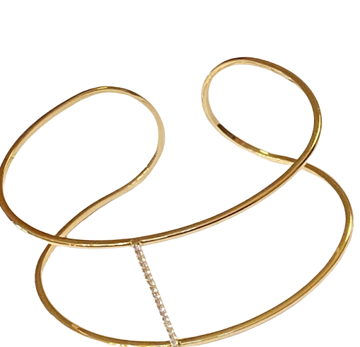 Gold line bracelet in diamonds
