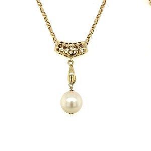 Heritage with pearls pendant in 18k gold