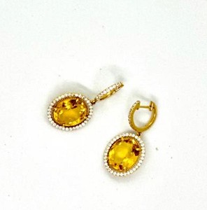 Citrine stone ring in 18k yellow gold & diamond