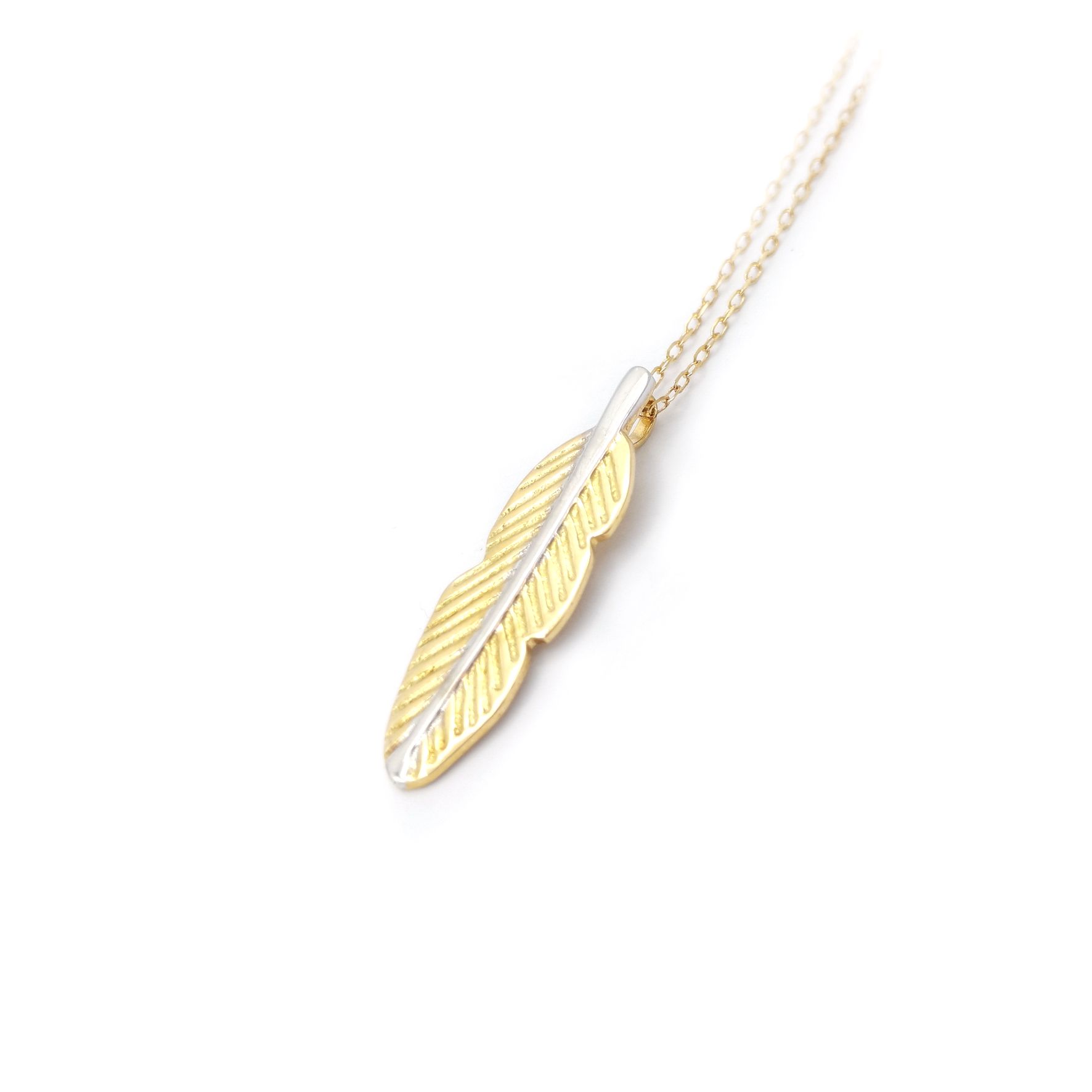18K Yellow Gold Pendant with Chain [XP-538]